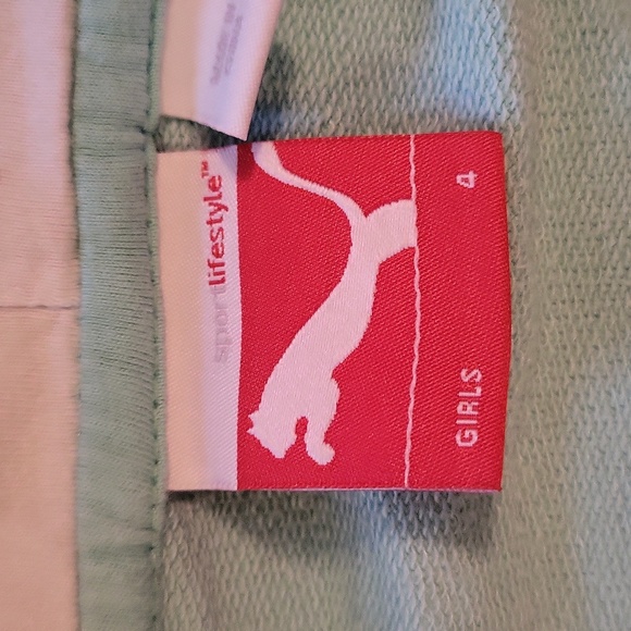 2 PC Puma outfit - Picture 11 of 14